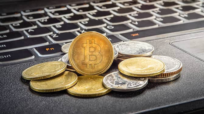 was ist besser aktien oder kryptowährung? warum investieren unternehmen in bitcoin